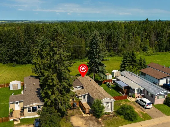 305 Calahoo Rd #35, Spruce Grove, AB T7X 3K9