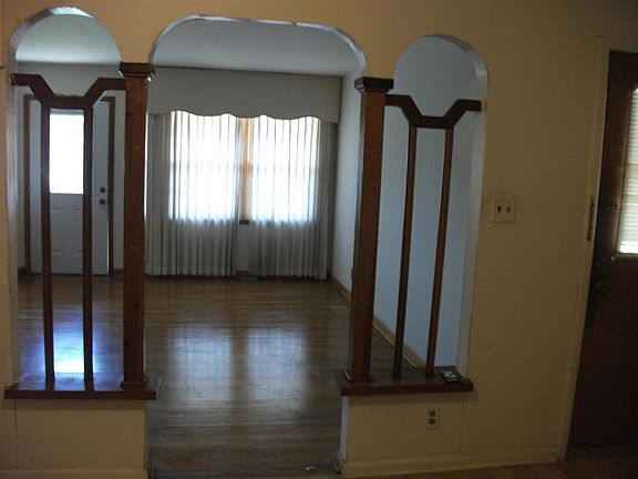 3rd image of 4322 Irondale Dr NW