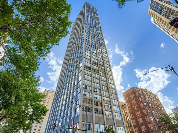 655 W Irving Park Rd APT 4109, Chicago, IL 60613
