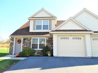 5 Arrowhead Dr, Elizabethtown, PA 17022