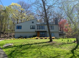 9 Ledgewood Ln, Briarcliff, NY 10510