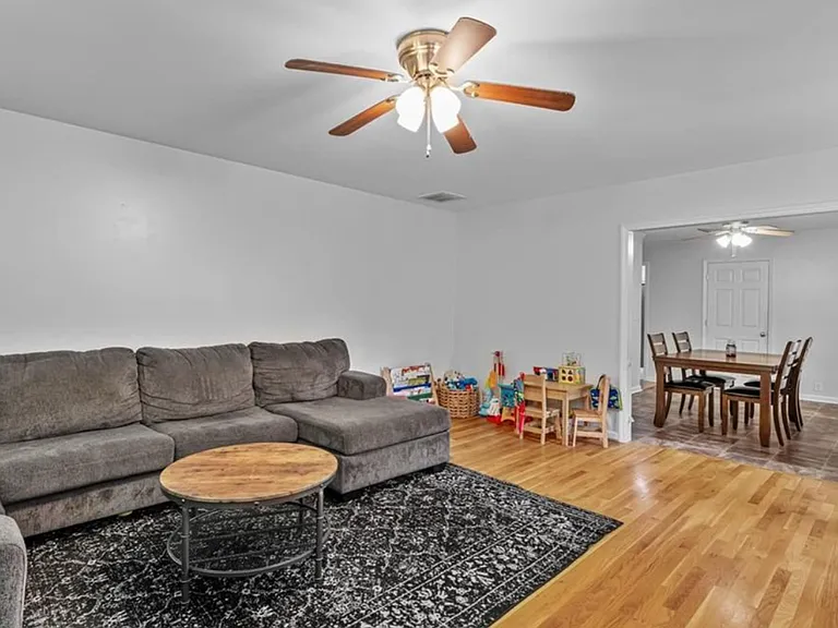 1755 Madison Ave — Photo 8