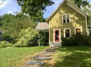 40 Berkshire Ter, Northampton, MA 01062