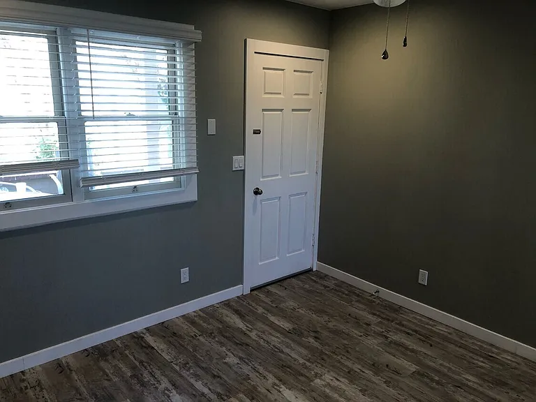 2340 Jefferson St — Photo 4