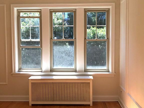 3rd image of 5903 N Winthrop Ave APT 2W