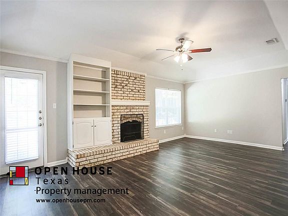 3rd image of 2424 Meadow Creek Dr
