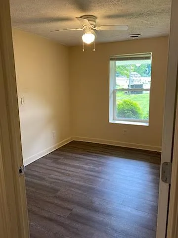5520 Summit Ave #4 — Photo 8