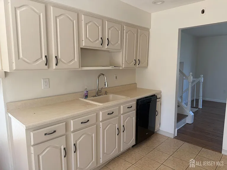 13 Oakwood Dr — Photo 7