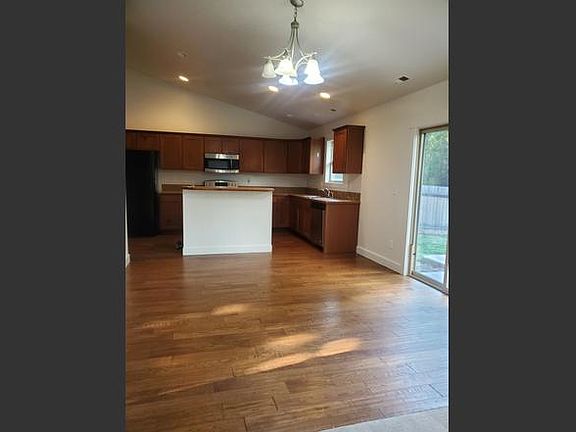 5th image of 2420 E Clackamas Ct