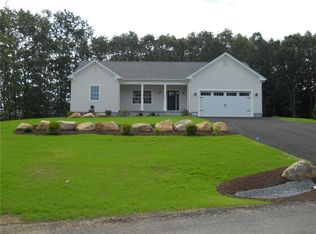 8 Bella Woods Ct, Johnston, RI 02919