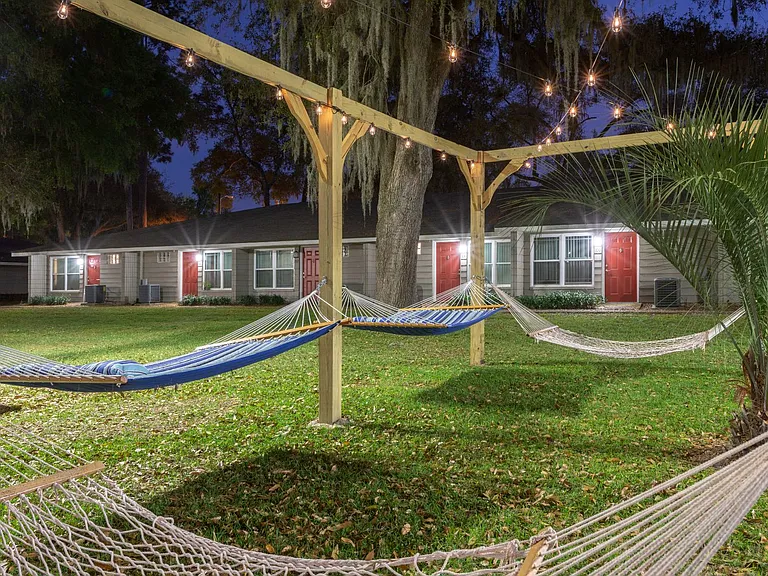 The Hammocks on 20th — Photo 34