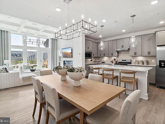 2nd image of 6049 Sunstone Ln