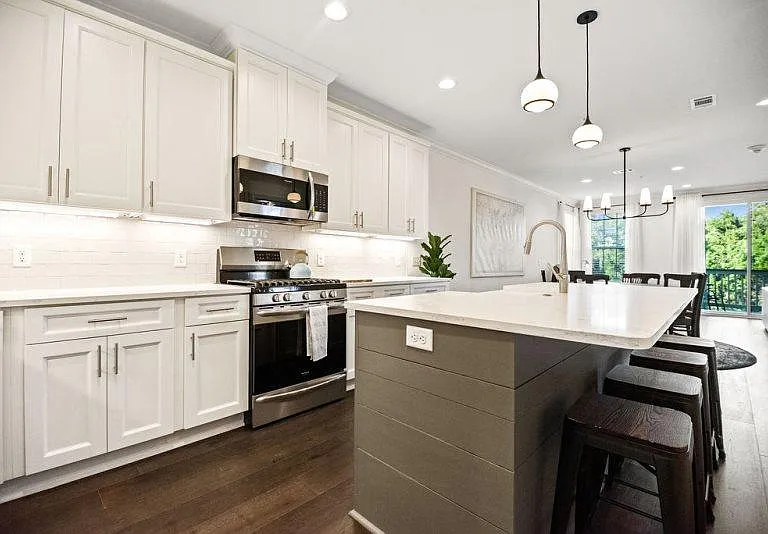 117 Gascoigne Ave #206 — Photo 20