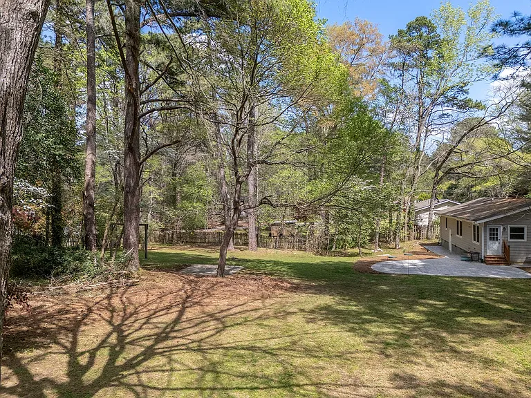 8907 Rollingwood Rd — Photo 15