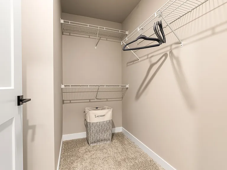 Sterling Center Apartments — Photo 19