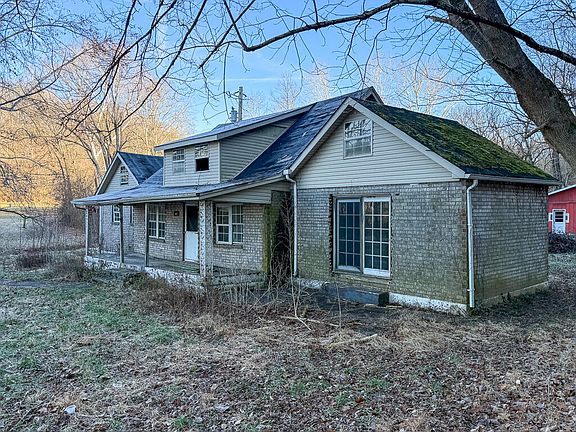 2nd image of 460 Fife Lick Rd