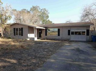 902 E Crockett St, Beeville, TX 78102