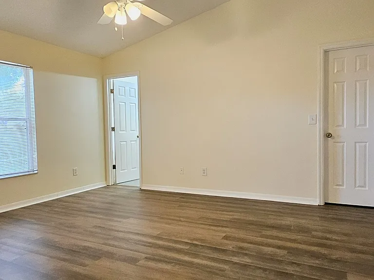 325 Trade Wind Dr — Photo 7