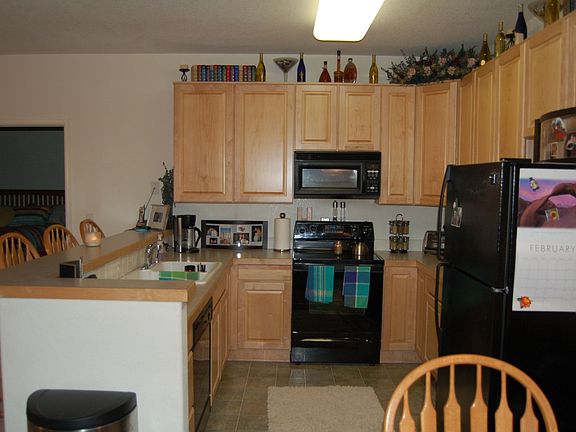 Kitchen with Breakfast nook
