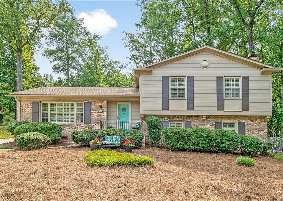 1st image of 2704 Courtney Ln