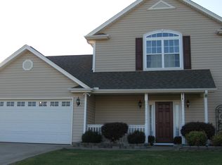 414 Gibbs Village Ln, Wellford, SC 29385