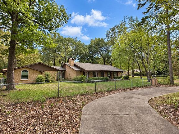 3rd image of 541 Fairview Dr