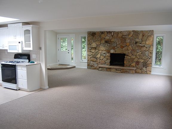 3rd image of 71 Beechwood Dr