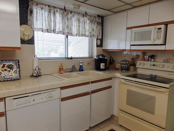 5th image of 12893 SE Hobe Hills Dr