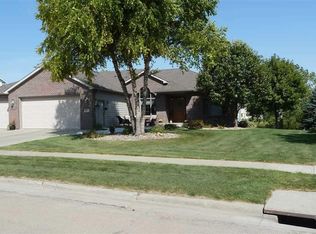 2904 W Bitterroot St, Sioux Falls, SD 57108