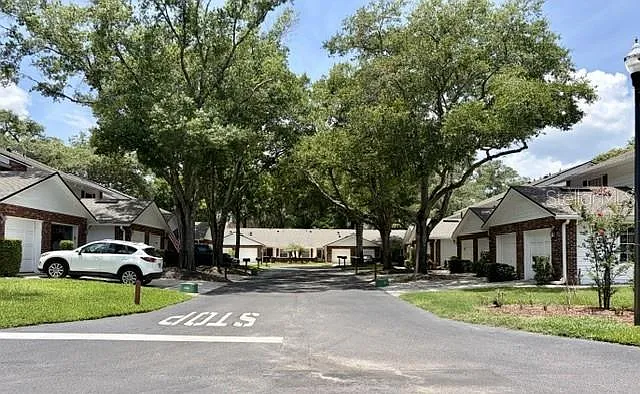 5171 Lazy Oaks Dr — Photo 19