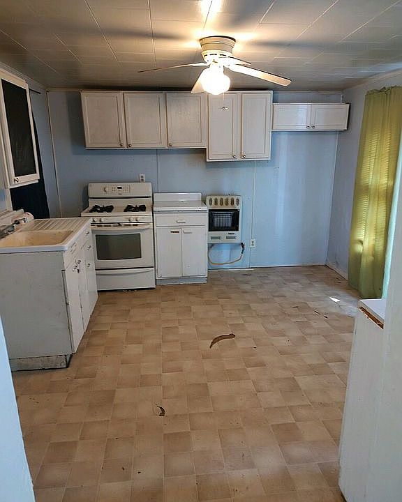 314 W Water St, Farmer City, IL 61842 Zillow