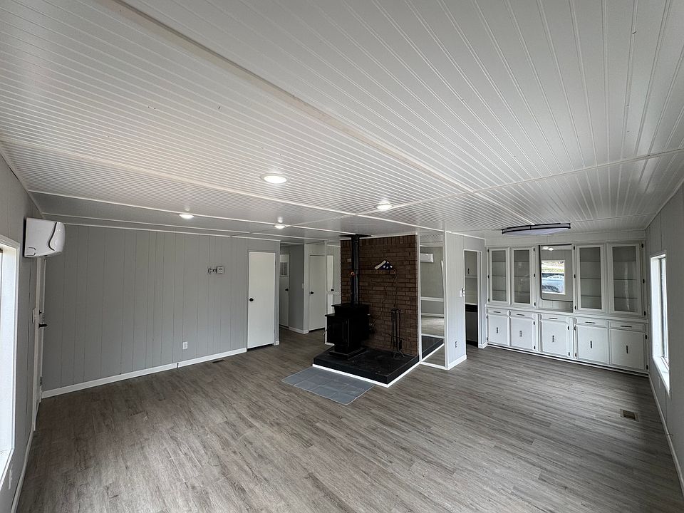 1st image of 133 Emerson Rd