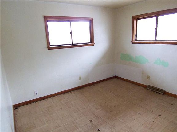 5th image of 2234 Koehler Ave