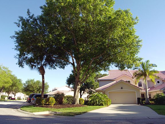 2nd image of 27 Golf Villa Dr
