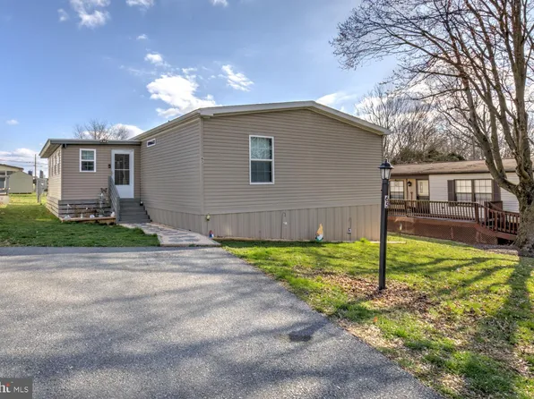977 Rettew Mill Rd Trailer 65, Ephrata, PA 17522