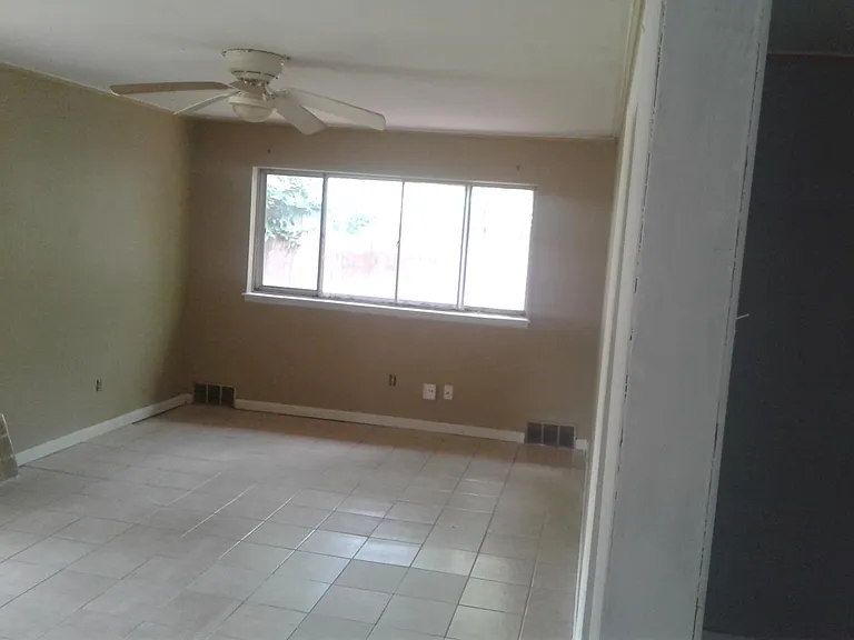 3137 S 89th Ave E — Photo 2