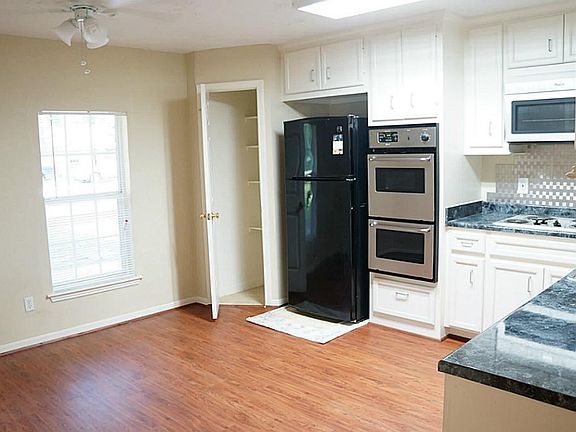 4th image of 19195 Wood Hollow Dr