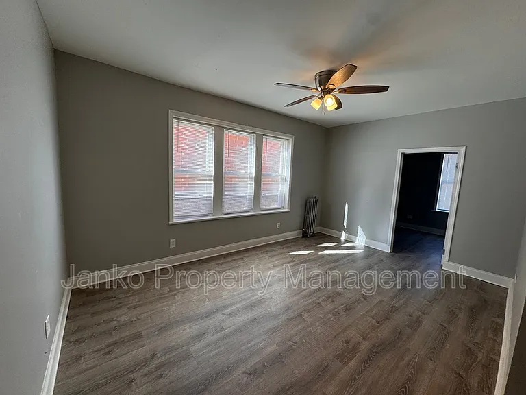 5352 W Division St #2R — Photo 7