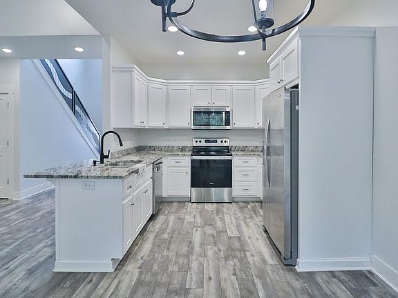 5th image of 4108 Sandra Ln