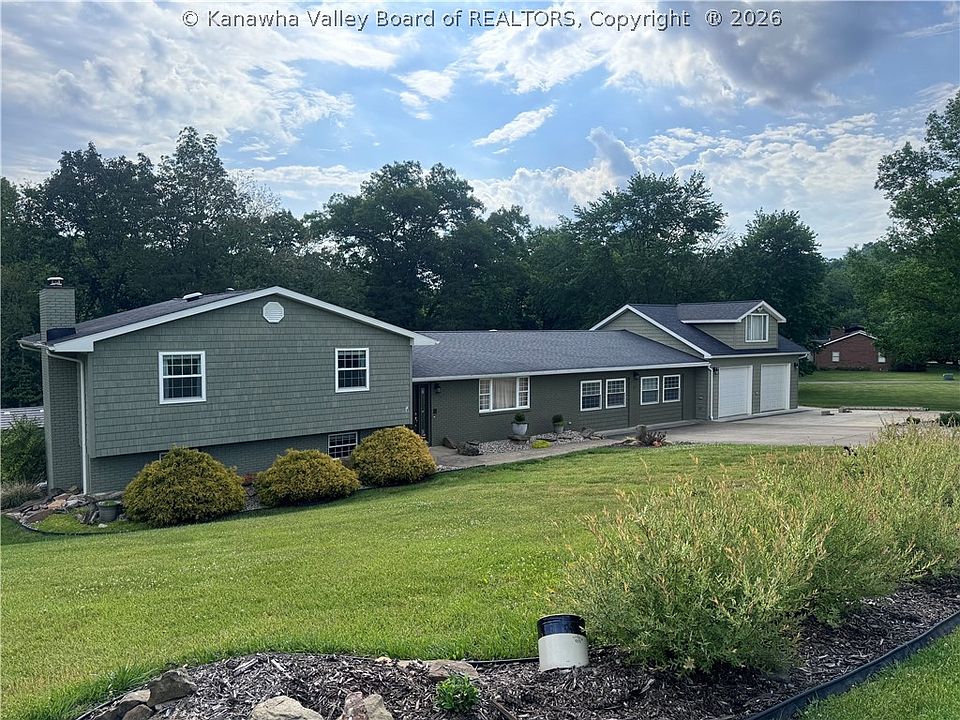 1st image of 4 Vail Dr