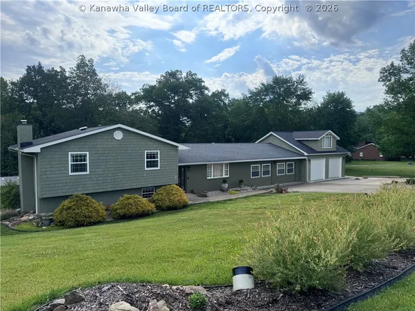 4 Vail Dr, Ripley, WV 25271
