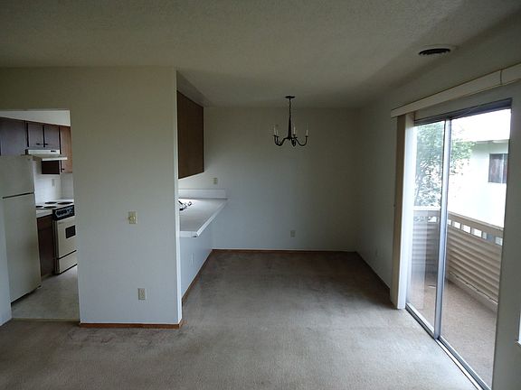 4th image of 202 Spencer St APT 1