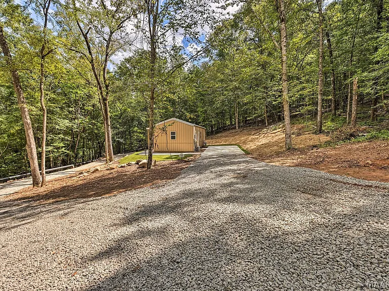 185 S Tallassee Dr — Photo 3