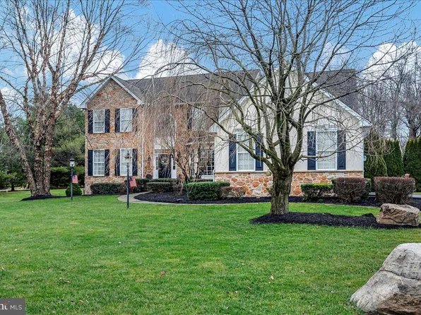 209 Glen Loch Dr, Honey Brook, PA 19344