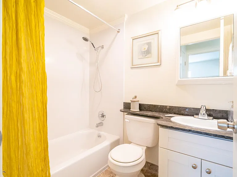 Jackson Lake Apartments — Photo 12