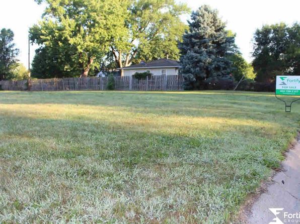 Geneva Real Estate Geneva Ne Homes For Sale Zillow