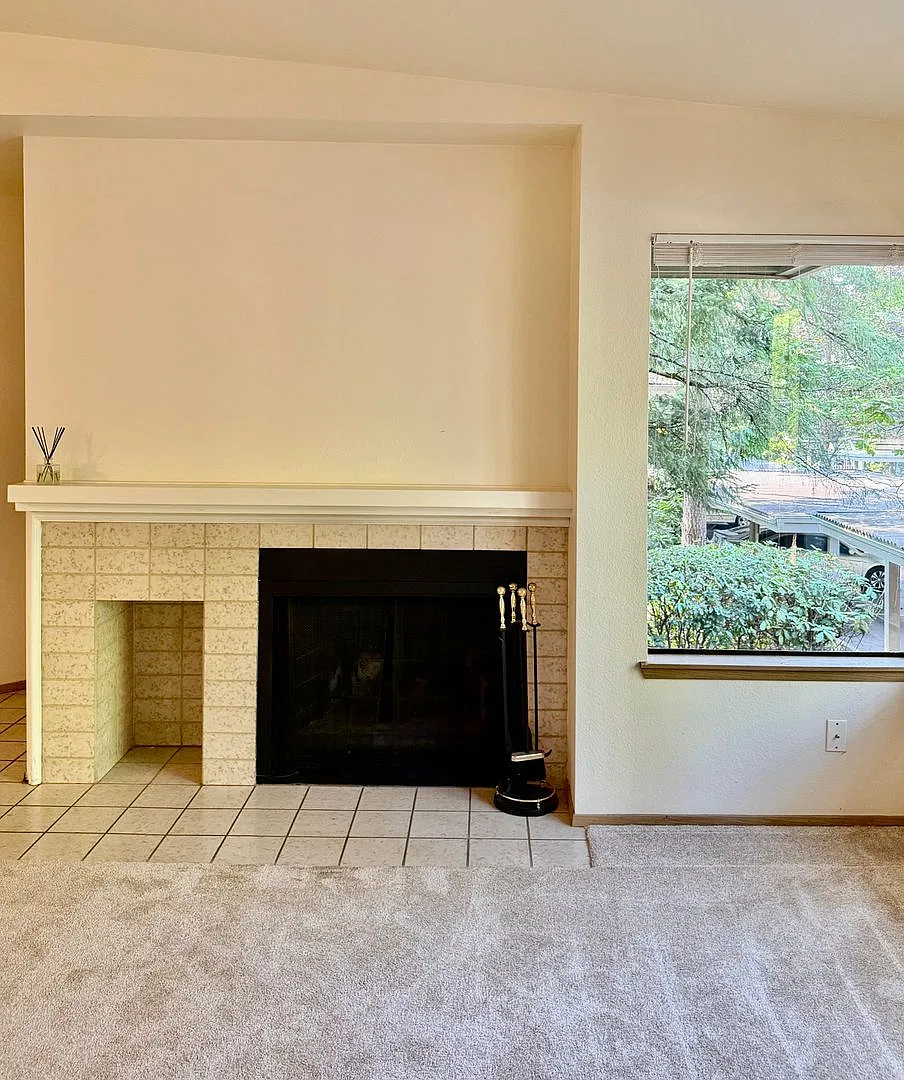 2 Bed / 2 Bath Downtown Bellevue condo $2,495/month — Photo 4