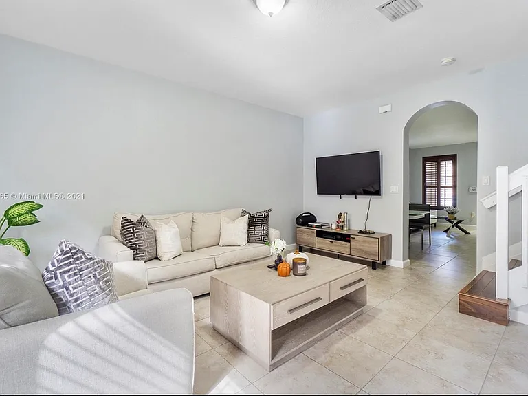 9461 SW 172nd Ave — Photo 9