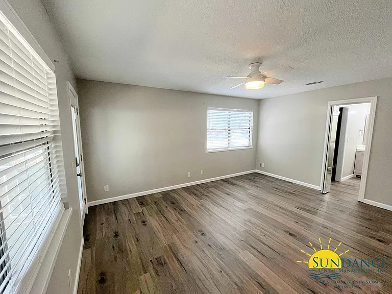 45 Warwick Dr — Photo 9