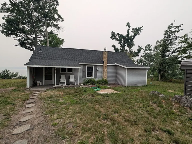 4367 S Shore Dr — Photo 2